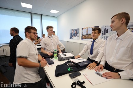 Foto a video: Duálne vzdelávanie v Brose Prievidza ukončilo 14 študentov 9