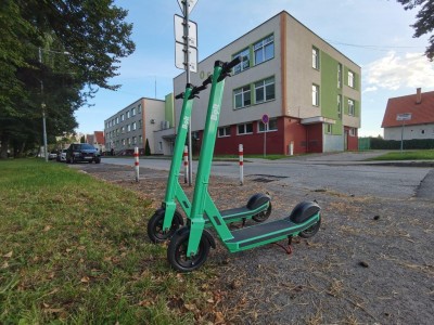 Žilinka: Elektrickú kolobežku smie na ceste viesť osoba nad 15 rokov