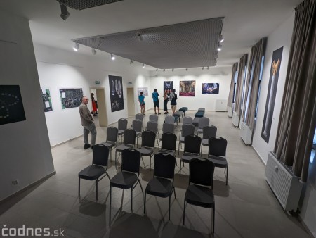 Foto a video: Dve jedinečné výstavy v priestoroch Galérie Imricha Vysočana v Meštianskom dome v Prievidzi 9