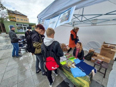 Foto a video: Enviro aktivity zaplnili námestie v Prievidzi v rámci Európskeho týždňa mobility 7
