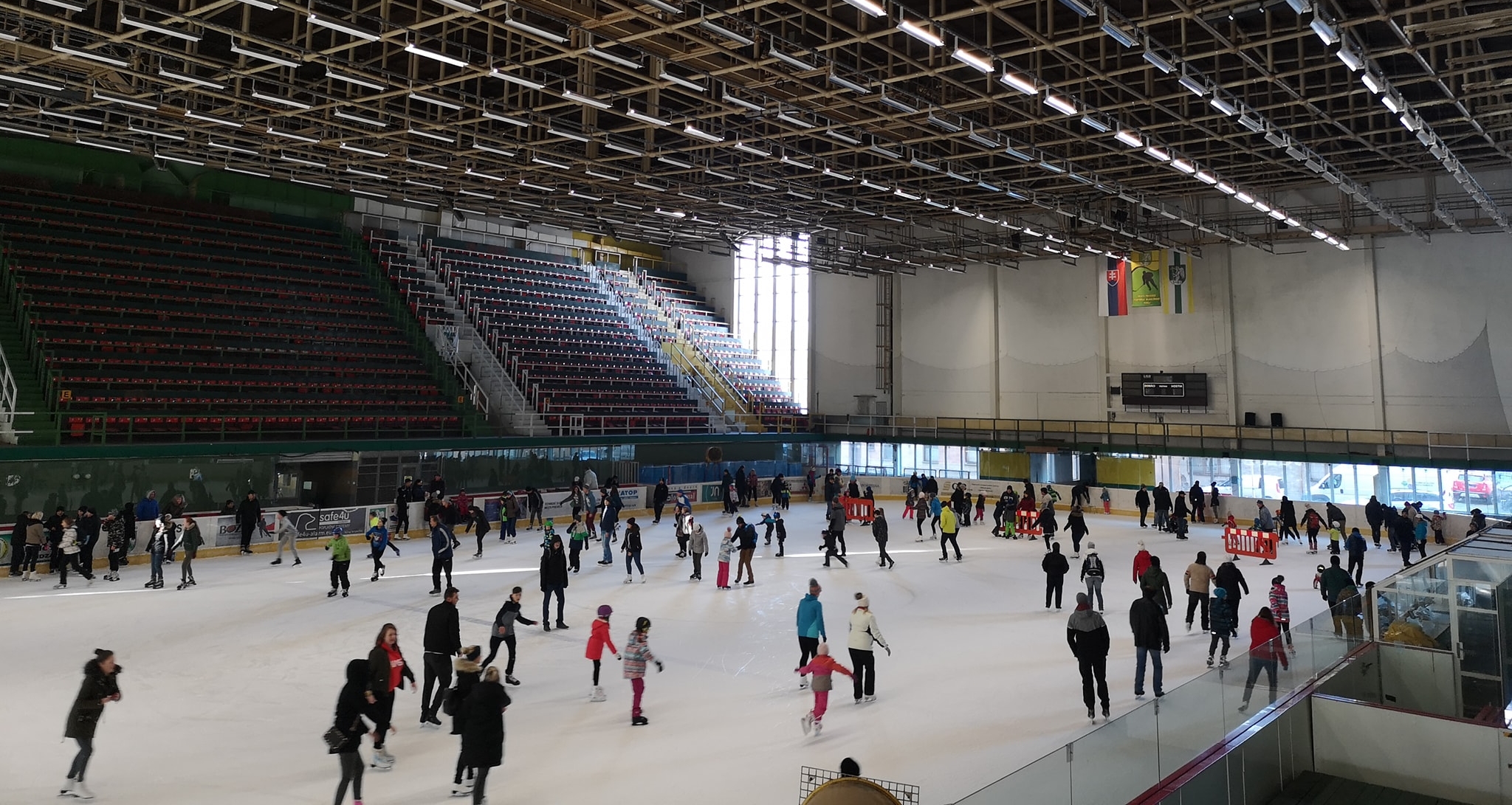 Verejné korčuľovanie pre verejnosť na zimnom štadióne v Prievidzi opäť k dispozícii