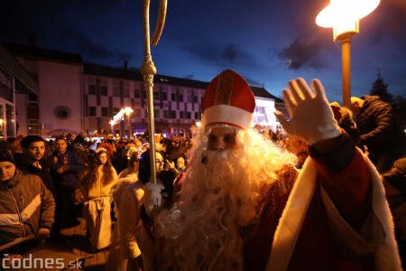 Foto: Mikulášsky sprievod a rozsvietenie vianočného stromčeka Prievidza 2022 47