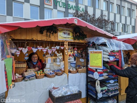 Foto: Vianočné trhy v Prievidzi 2022 od dnes otvorené 35