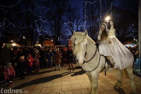 Foto a video: V Bojniciach opäť oslavovali zimný slnovrat podujatím Bojnický kračún 49