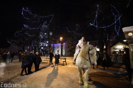 Foto a video: V Bojniciach opäť oslavovali zimný slnovrat podujatím Bojnický kračún 55