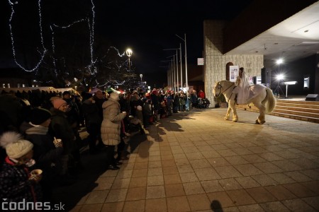 Foto a video: V Bojniciach opäť oslavovali zimný slnovrat podujatím Bojnický kračún 56
