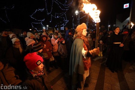 Foto a video: V Bojniciach opäť oslavovali zimný slnovrat podujatím Bojnický kračún 86