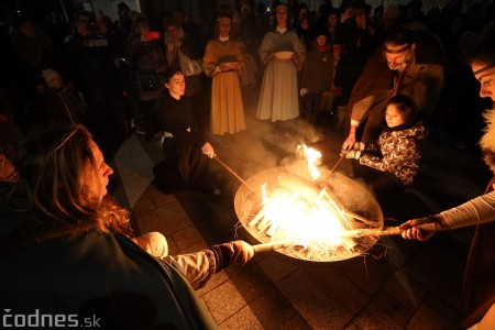 Foto a video: V Bojniciach opäť oslavovali zimný slnovrat podujatím Bojnický kračún 90