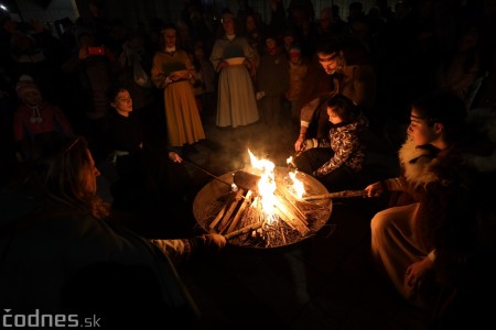 Foto a video: V Bojniciach opäť oslavovali zimný slnovrat podujatím Bojnický kračún 92