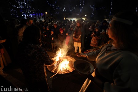 Foto a video: V Bojniciach opäť oslavovali zimný slnovrat podujatím Bojnický kračún 97