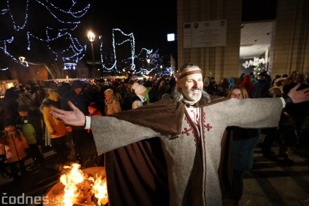 Foto a video: V Bojniciach opäť oslavovali zimný slnovrat podujatím Bojnický kračún 102