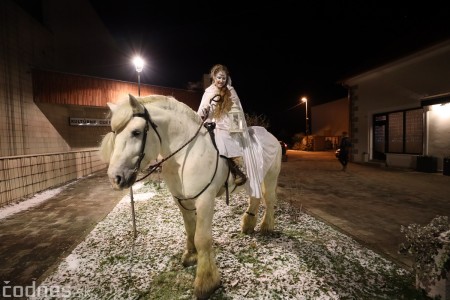 Foto a video: V Bojniciach opäť oslavovali zimný slnovrat podujatím Bojnický kračún 105