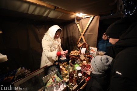 Foto a video: V Bojniciach opäť oslavovali zimný slnovrat podujatím Bojnický kračún 113
