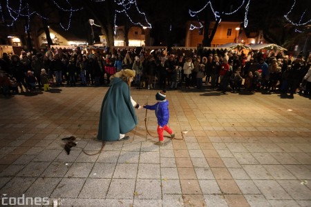 Foto a video: V Bojniciach opäť oslavovali zimný slnovrat podujatím Bojnický kračún 114