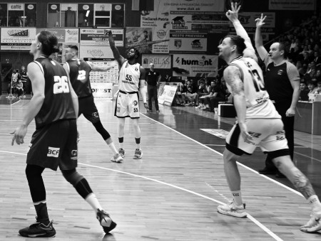 Foto: Derby - BC Prievidza – MBK Baník Handlová 79:70 35