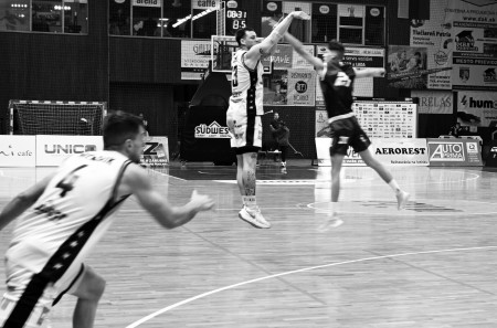 Foto: Derby - BC Prievidza – MBK Baník Handlová 79:70 48