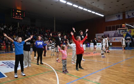 Foto: Derby - BC Prievidza – MBK Baník Handlová 79:70 62