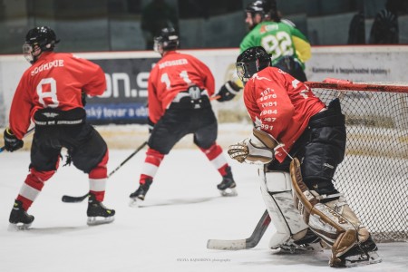 Foto a video: Hokejový sviatok v Prievidzi - HC Prievidza (Andrej Sekera) vs Calgary screw&bolt 50