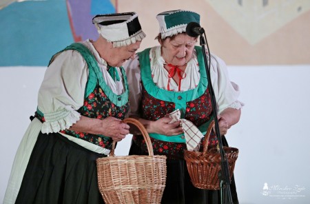 Foto: 30. ročník Zimných slávností folklóru Hornonitria 36