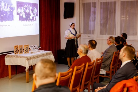 Foto: Uvedenie knihy Vtedy to tak bývalo – Zo života obcí Brezany a Nedožery od autorky Bibiány Krpelanovej 22