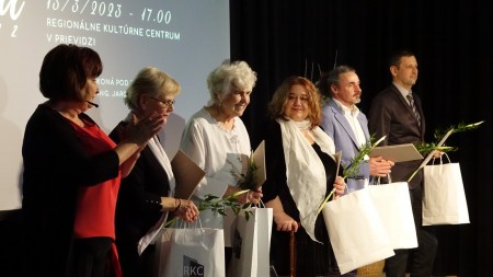 Foto a video: Ocenenie za prínos kultúrnej obci si za rok 2022 na hornej Nitre prevzali desiatky laureátov 7
