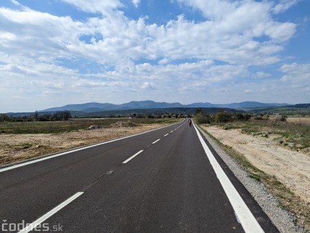 Foto: Cesta z obce Koš, ktorá vedie od Opatoviec nad Nitrou do obce Sebedražie mali dnes oficiálne otvoriť pre vodičov. Nestane sa tak 2