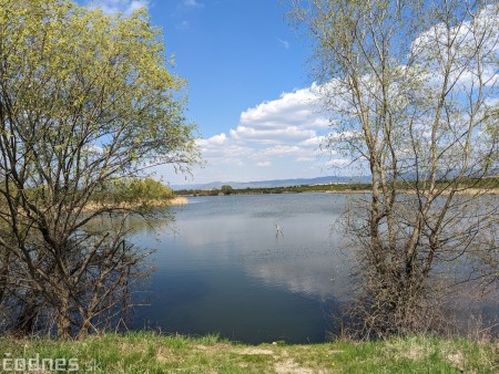 Foto: Cesta z obce Koš, ktorá vedie od Opatoviec nad Nitrou do obce Sebedražie mali dnes oficiálne otvoriť pre vodičov. Nestane sa tak 6