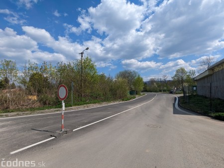 Foto: Cesta z obce Koš, ktorá vedie od Opatoviec nad Nitrou do obce Sebedražie mali dnes oficiálne otvoriť pre vodičov. Nestane sa tak 8