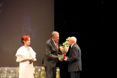 Foto: Tváre mesta 2022 Prievidza, spojený s odovzdávaním mestských ocenení Prievidzský anjel, Cena primátora mesta, Cena mesta - zoznam ocenených. 39