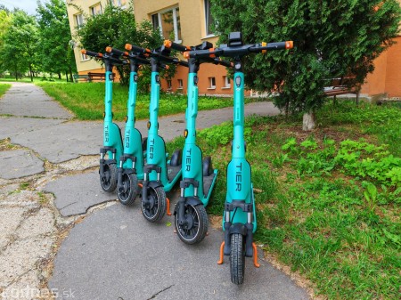 Foto a video: TIER dnes spustil v Prievidzi prevádzku s novými e-kolobežkami šiestej generácie 11