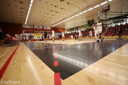 Foto: Dnes počas prípravného zápasu BC Prievidza slávnostne otvorili športovú halu v Prievidzi po rekonštrukcii palubovky 1