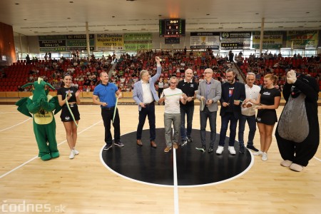 Foto: Dnes počas prípravného zápasu BC Prievidza slávnostne otvorili športovú halu v Prievidzi po rekonštrukcii palubovky 6