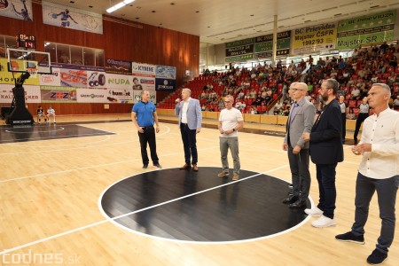 Foto: Dnes počas prípravného zápasu BC Prievidza slávnostne otvorili športovú halu v Prievidzi po rekonštrukcii palubovky 9