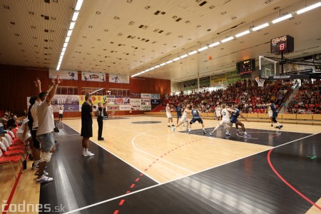 Foto: Dnes počas prípravného zápasu BC Prievidza slávnostne otvorili športovú halu v Prievidzi po rekonštrukcii palubovky 15