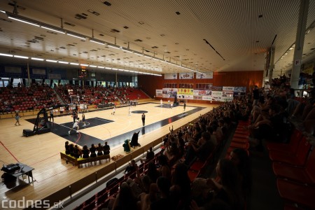 Foto: Dnes počas prípravného zápasu BC Prievidza slávnostne otvorili športovú halu v Prievidzi po rekonštrukcii palubovky 17