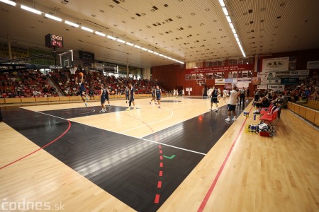 Foto: Dnes počas prípravného zápasu BC Prievidza slávnostne otvorili športovú halu v Prievidzi po rekonštrukcii palubovky 21
