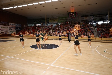 Foto: Dnes počas prípravného zápasu BC Prievidza slávnostne otvorili športovú halu v Prievidzi po rekonštrukcii palubovky 32