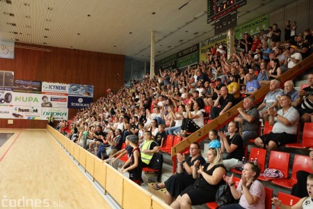 Foto: Dnes počas prípravného zápasu BC Prievidza slávnostne otvorili športovú halu v Prievidzi po rekonštrukcii palubovky 35