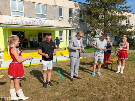 Foto: Dnes slávnostne otvorili zrevitalizovaný športový areál pri CVČ Prievidza. Prispel naň Juraj Kucka 12