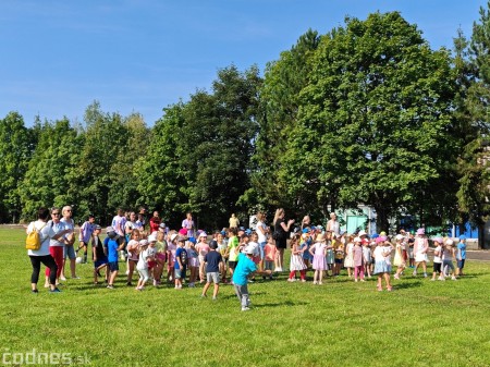Foto: Dnes slávnostne otvorili zrevitalizovaný športový areál pri CVČ Prievidza. Prispel naň Juraj Kucka 25