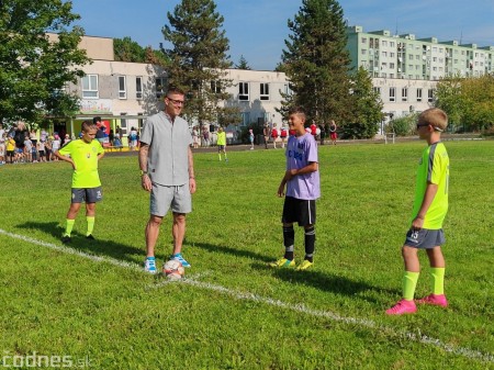 Foto: Dnes slávnostne otvorili zrevitalizovaný športový areál pri CVČ Prievidza. Prispel naň Juraj Kucka 27
