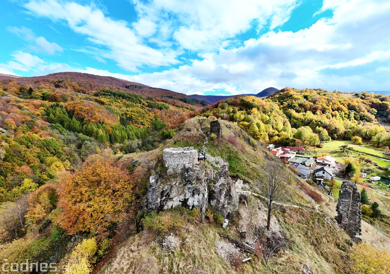 Foto: Hrad Sivý kameň - jeseň 2023