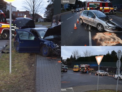 Foto: Zrážka dvoch áut v Prievidzi si vyžiadala zranenia 21-ročnej ženy