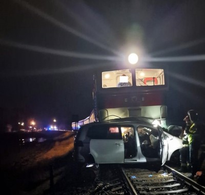 TRAGICKÁ NEHODA na železničnom priecestí v Koši (okres Prievidza): Zrážku s vlakom v Koši neprežil 40-ročný vodič