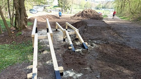 Hornonitrianske stopy začali v Bojniciach s výstavbou unikátneho Turzovho skill parku. Bude určený na výučbu horských cyklistov. 9