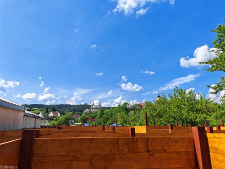 Foto: Nové veľké drevené bludisko Bojnice. 10