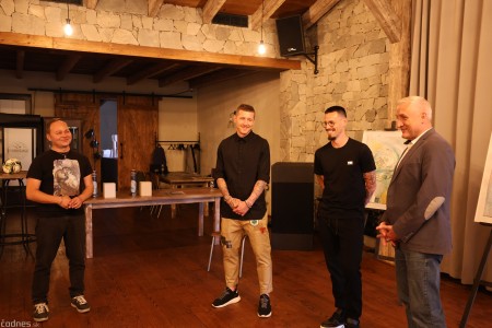 Foto: Exkluzívnu druhú vernisáž PRO TEMPORE Romana Turcela a samostatný súbor obrazov PODAJME SI RUKY otvárali Juraj Kucka a Marek Hamšík 13