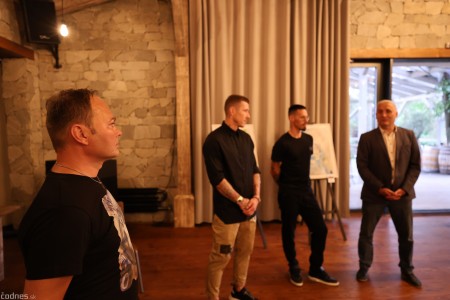 Foto: Exkluzívnu druhú vernisáž PRO TEMPORE Romana Turcela a samostatný súbor obrazov PODAJME SI RUKY otvárali Juraj Kucka a Marek Hamšík 14