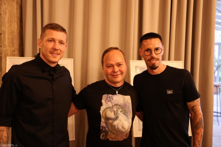 Foto: Exkluzívnu druhú vernisáž PRO TEMPORE Romana Turcela a samostatný súbor obrazov PODAJME SI RUKY otvárali Juraj Kucka a Marek Hamšík 25