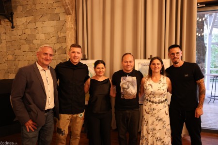 Foto: Exkluzívnu druhú vernisáž PRO TEMPORE Romana Turcela a samostatný súbor obrazov PODAJME SI RUKY otvárali Juraj Kucka a Marek Hamšík 26